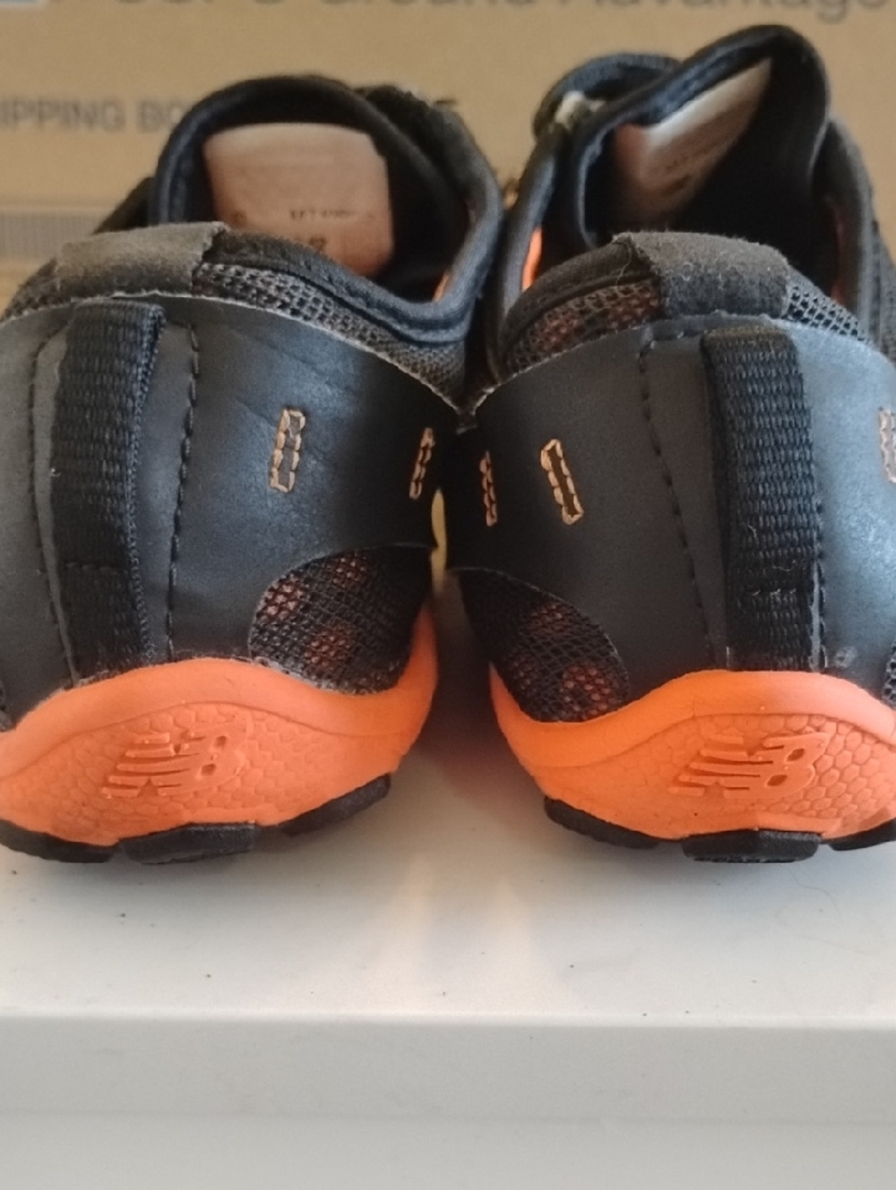 New Balance Minimus Trail Shoes Mens 11 Vibram Black Orange Lightweight - Picture 14 of 14